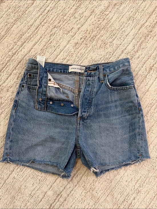 Denim Forum Pants - Denim Forum The Yoko mid thigh shorts 27